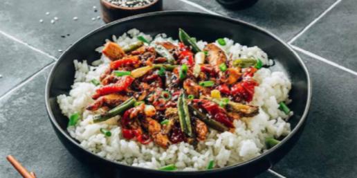 'Wok' de heura con arroz y verduras al 'lemon grass'